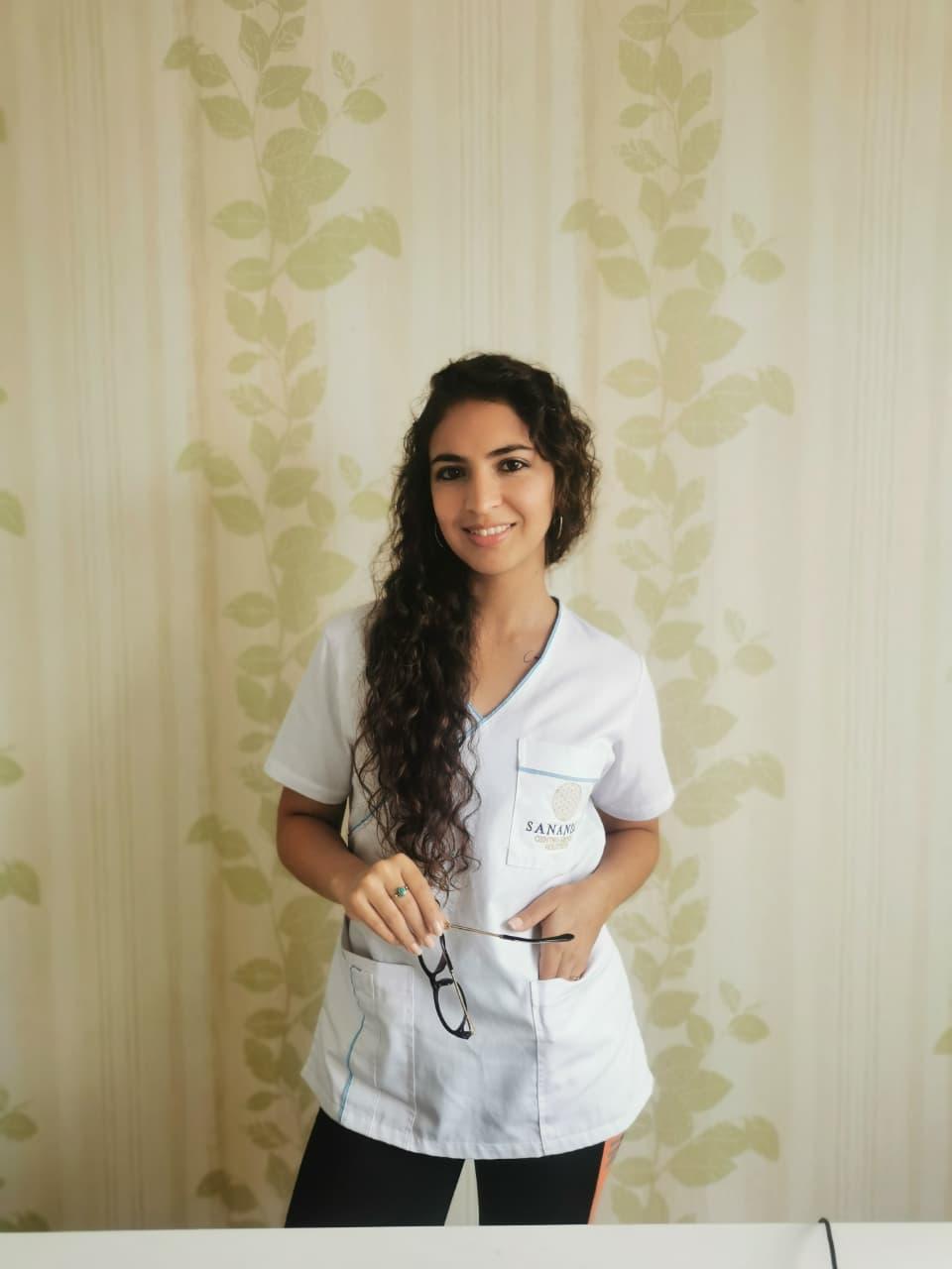 Dra. Nadia meditando